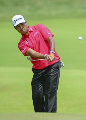 　ゴルフのＢＭＷ選手権でショットを放つ松山英樹＝１５日、ケーブズバレーＧＣ（共同）