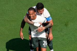 サッカーのクラブW杯準決勝、フルミネンセ戦でゴールを喜ぶチェルシーのジョアンペドロ=8日、ニュージャージー州イーストラサフォード(AP=共同)