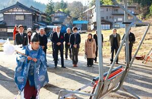 「ぶどうスノーリゾート」のオープンを前に開かれた安全祈願祭＝２０日、村上市蒲萄