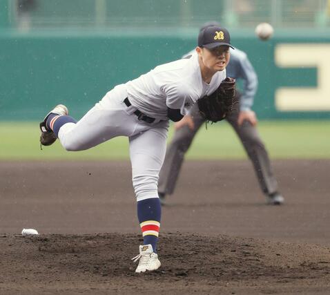 日本文理の先発、染谷崇史＝２５日、甲子園球場