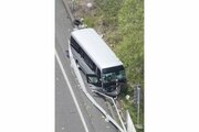 ［磐越道バス事故］客観証拠乏しく究明難航、「白バス」疑いも捜査長期化か　6日で発生1カ月