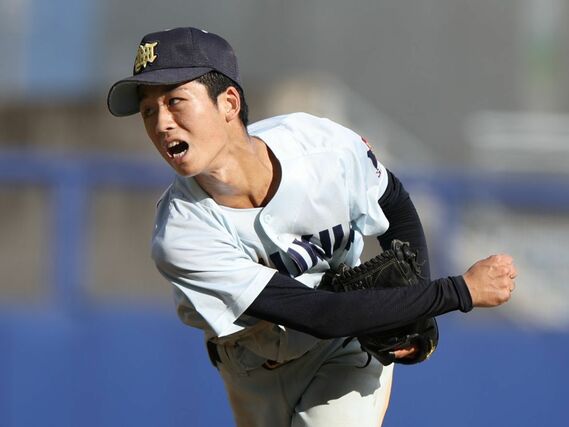 新潟明訓－帝京長岡　２番手で登板した新潟明訓の今井巨＝エコスタ