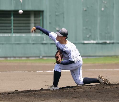 新潟産大付－六日町　新潟産大付の先発宮田塁翔＝柏崎市佐藤池
