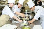 ［ＴＧＣ新潟］市内の専門学校生がケータリングに挑戦！地元食材で「かわいい」を演出♪　モデルら出演者に提供