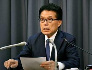 　記者会見する財政制度等審議会の増田寛也分科会長代理＝２８日午前、東京都千代田区