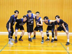 バスケで佐渡を盛り上げようと活動する「CARLO」(市橋さん提供)
