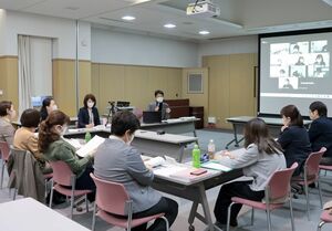看護師の育成について議論した「上越圏域看護部長会」=上越市の県立中央病院