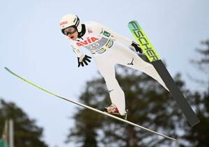 W杯ジャンプ男子個人第27戦での内藤智文の飛躍=ビケルスン(共同)