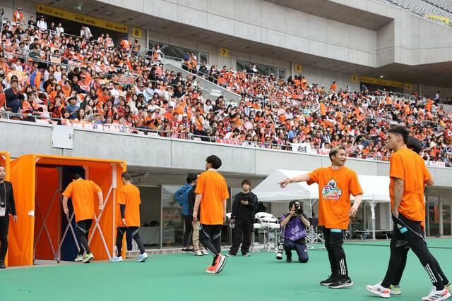 多くのサポーターが詰めかけた「アルビレックス新潟サンクスフェスタ２０２６」＝ビッグスワン