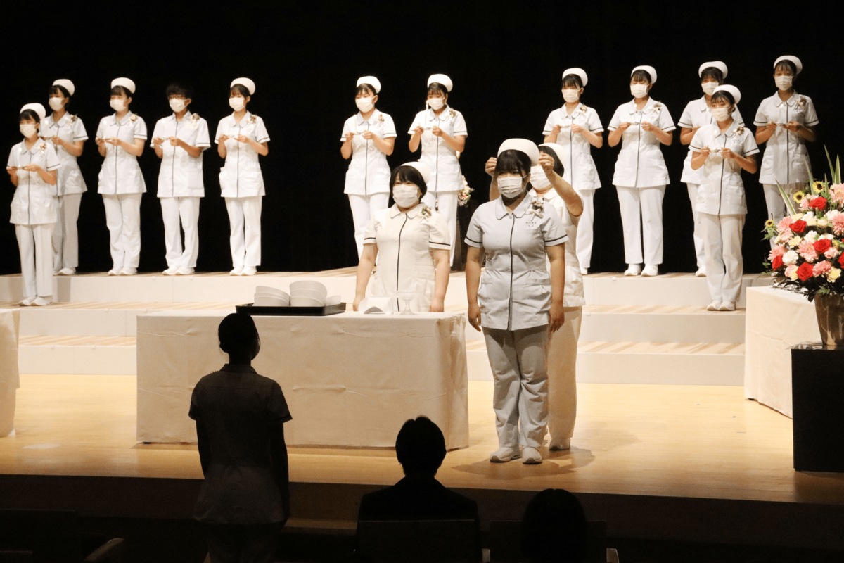 純白のナースキャップに決意と誓い 新潟日報デジタルプラス