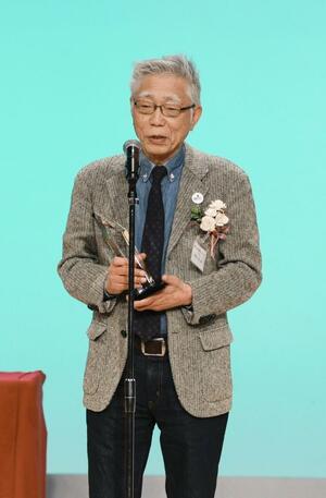 「シネマ夢倶楽部賞」を受賞したシネ・ウインドの齋藤正行代表＝東京都千代田区の帝国ホテル