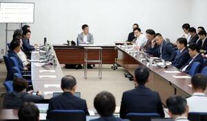 　大阪府市の法定協議会の会合＝２５日午後、大阪市役所