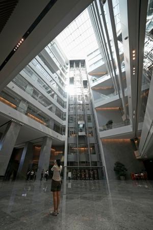 日本の建築設計大手が再生した複合施設=7日、北京(共同)