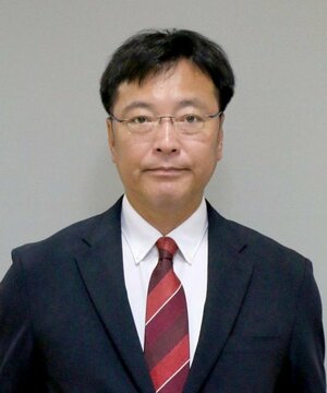 国定勇人氏