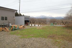 新日ハウジングが開設した「むらかみ うのとろキャンプ場」=村上市鵜渡路