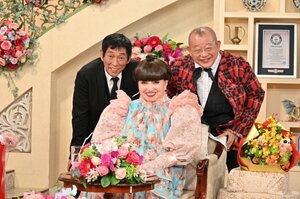 『祝!徹子の部屋50周年 超豪華!芸能界総出でお祝いSP』に出演する明石家さんま、笑福亭鶴瓶(C)テレビ朝日