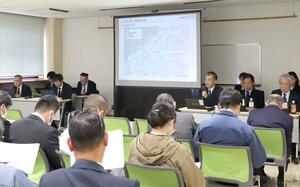 村上市・胎内市沖洋上風力発電事業での陸上工事の概要説明会=11月25日、村上市田端町