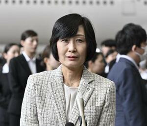 　日本航空の鳥取三津子社長