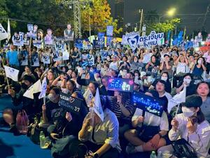 　「タイの誇り党」の集会に参加した支持者ら＝１月３０日、バンコク（共同）