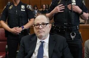 　ニューヨークの裁判所に出廷したハーベイ・ワインスタイン受刑者＝１５日（ＡＰ＝共同）
