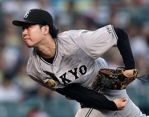 6回1失点で10勝目を挙げた巨人・山崎=甲子園