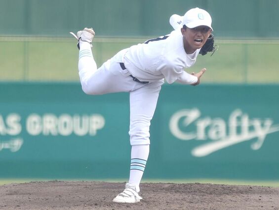 長岡大手－帝京長岡　力投した長岡大手の主戦蒲生敦大＝長岡市悠久山