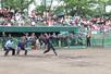 熱戦を展開した「ニトリＪＤリーグ」の公式戦＝５月３１日、上越市本城町