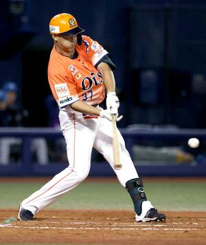 オイシックス三回、中山翔太の犠飛で１－０と先制する＝５月１１日、エコスタ