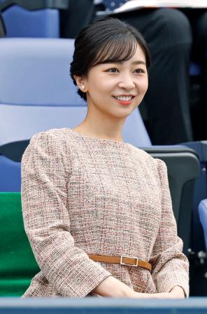 テニスの全日本選手権決勝の観戦のため、有明コロシアムを訪問された佳子さま=12日午前、東京都江東区