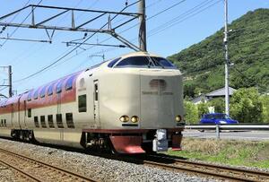 東京と高松を結ぶ寝台特急「サンライズ瀬戸」=高松市