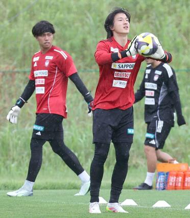 練習するGK陣=6月24日、聖籠町