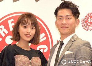 (左から)近藤千尋、ジャングルポケット・太田博久(C)ORICON NewS inc.