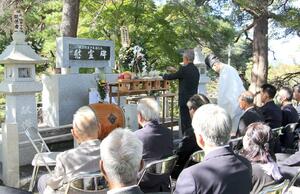 若くして亡くなった少年通信兵の冥福を祈った慰霊祭=五泉市愛宕甲