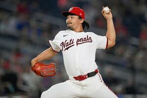 メッツ戦の7回に登板したナショナルズ・小笠原=ワシントン(AP=共同)