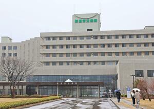 ３１日に閉院するため診療機能を休止した新潟労災病院＝１３日、上越市東雲町１