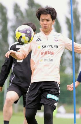 新潟の練習に参加した伊藤涼太郎=聖籠町