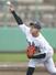 巻-村上 7回村上、2番手で登板した巻の保倉泰斗=新発田市五十公野