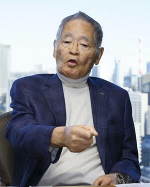 インタビューに応じる亀井静香元自民党政調会長