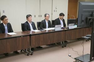 公聴会に出席する公述人を選んだ選定委員会=20日、県庁