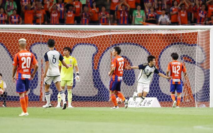前半、東洋大FW村上力己が先制点を決め0-1=デンカビッグスワン