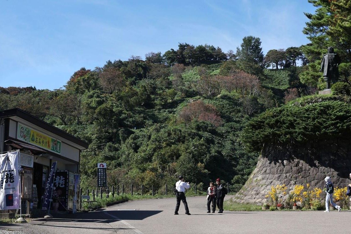 上杉謙信の居城・春日山城跡（新潟上越市）の構造物復元は「困難