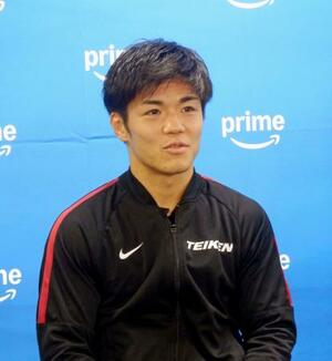 IBFフェザー級の世界王座挑戦者決定戦が決まり記者会見する中野幹士=9日、東京都新宿区の帝拳ジム