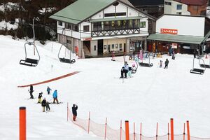 柏崎市が閉鎖の可能性に言及する「高柳ガルルのスキー場」=1月、柏崎市高柳町岡野町