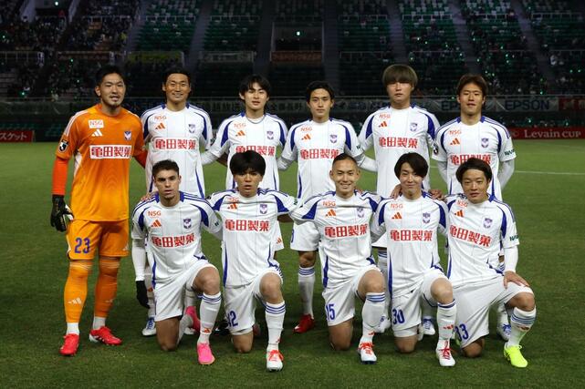 松本－新潟　新潟の先発メンバー＝松本市