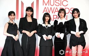 オールブラック衣装で登場した櫻坂46 (C)ORICON NewS inc.