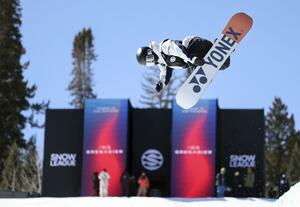 スノーボードＨＰの「ザ・スノーリーグ」第１戦、女子で優勝した冨田せな＝アスペン（ゲッティ＝共同）