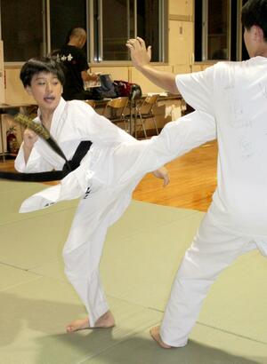 空手和道流の全国大会で優勝した嵐南小6年の小林勇翔さん=三条市島田2