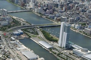 手前の橋が柳都大橋、奥が萬代橋=新潟市中央区