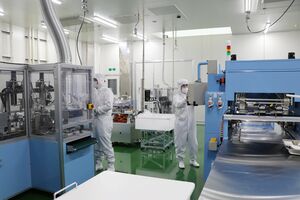 カートリッジフィルターの増産に向け、製造設備を新設した東洋濾紙の新潟工場=聖籠町