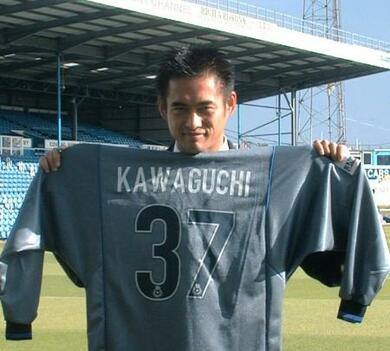 川口能活 CMで実際に着用 サイン入り 川口能活実使用サイン入りGKグローブ | サッカーグッズ鑑定士大アナリスト